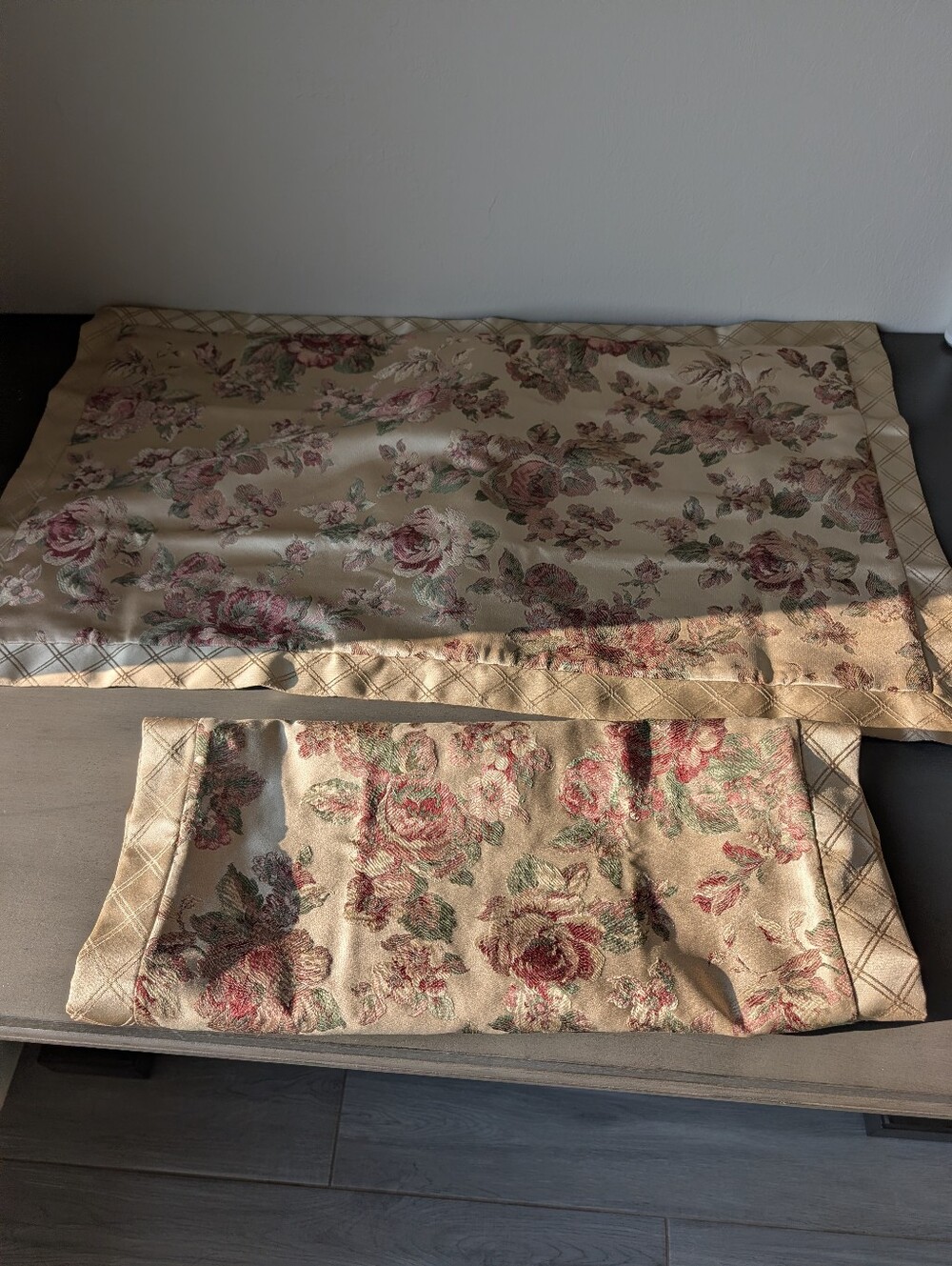 Martex Sateen Red Floral Tan Brown Pillow Covers Set Of 2 King Size Shabby Chic